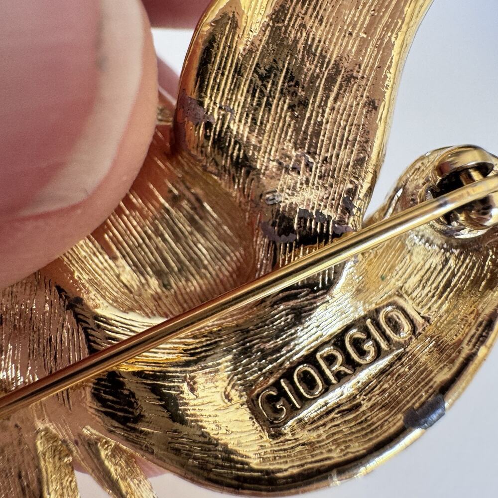 Vintage Giorgio Gold tone with Red Enamel & Clear Crystals Bird BROOCH - Picture 5 of 6